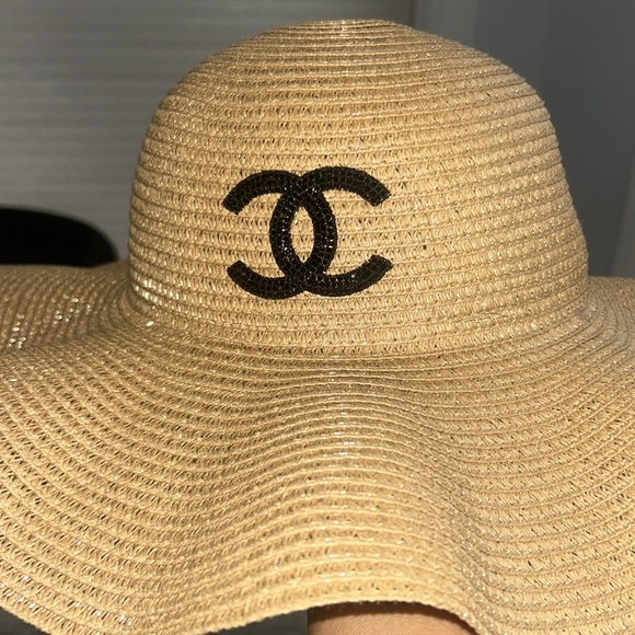 Beach hat - Picture 3 of 5